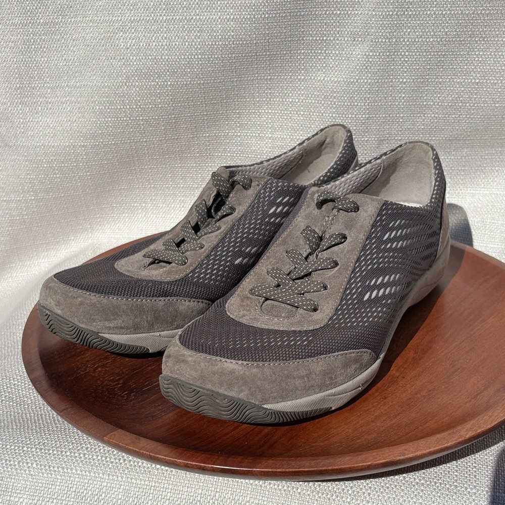 Dansko Women's Hayes Suede Shoes Size 40